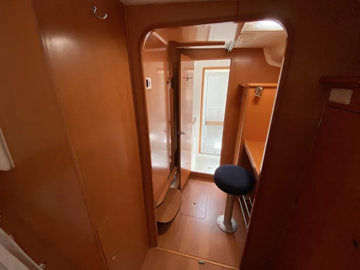 Delphi Yacht Photos Pics 