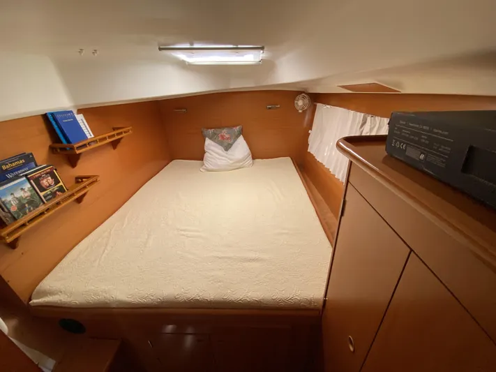 Delphi Yacht Photos Pics 