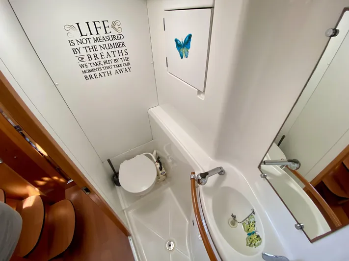 Delphi Yacht Photos Pics 