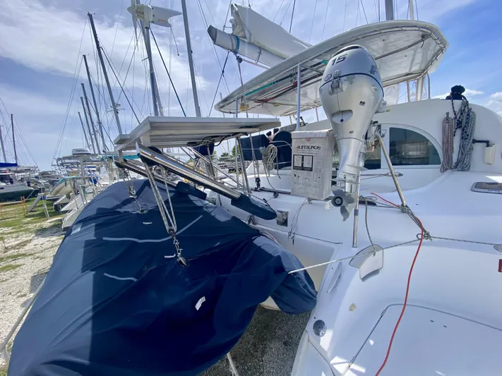 Delphi Yacht Photos Pics 