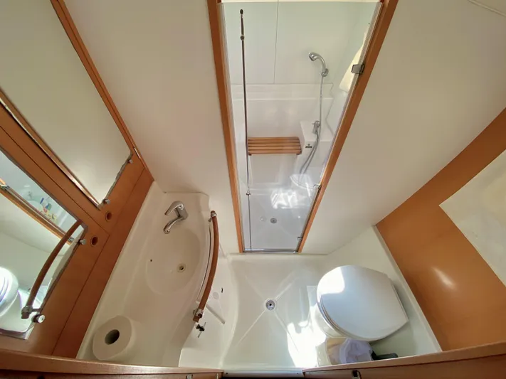 Delphi Yacht Photos Pics 