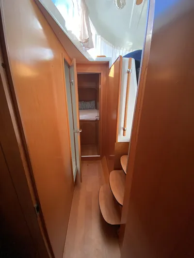 Delphi Yacht Photos Pics 