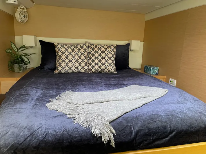 Phoenicia Yacht Photos Pics Luxurious bedroom on Lagoon 620 yacht, year 2014.