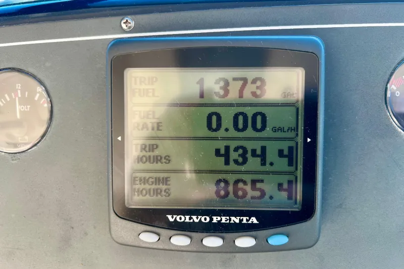 Blue Pearl Yacht Photos Pics Volvo Penta display on 2005 Tiara Yachts 3200 Open, showing trip and engine data.