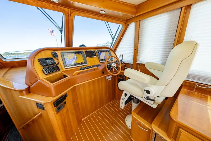 Endurance Yacht Photos Pics 