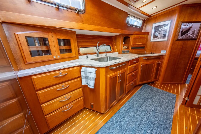 Endurance Yacht Photos Pics 