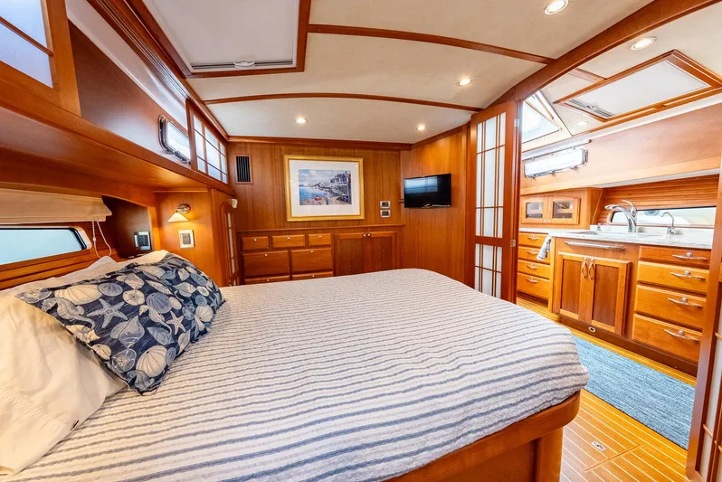 Endurance Yacht Photos Pics 