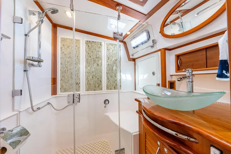 Endurance Yacht Photos Pics 