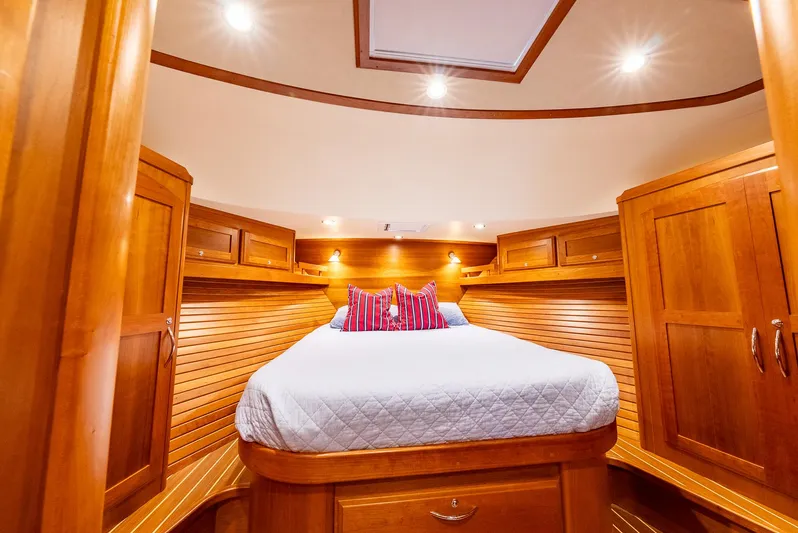 Endurance Yacht Photos Pics 