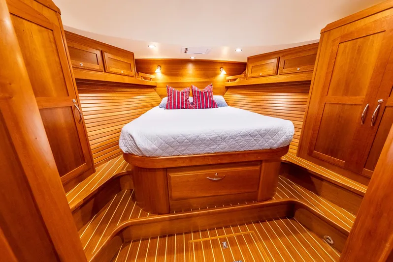 Endurance Yacht Photos Pics 