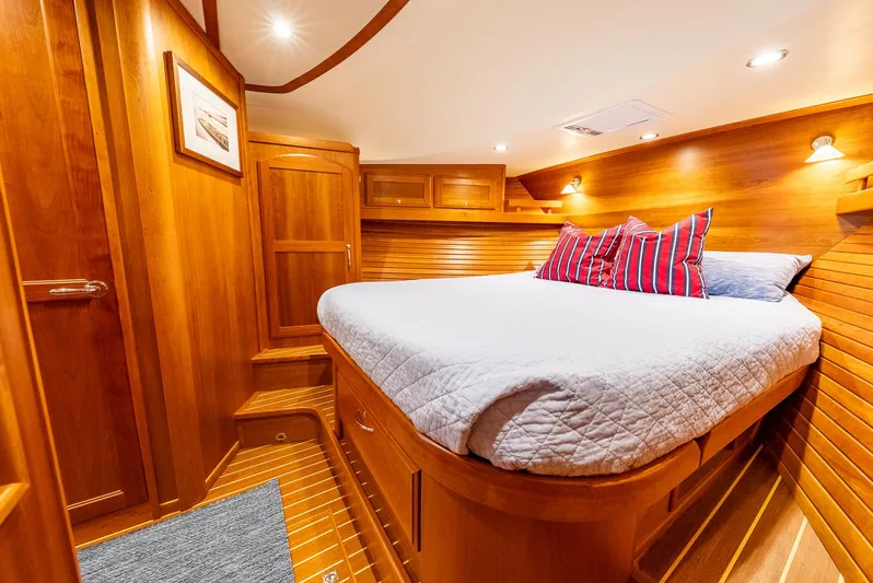 Endurance Yacht Photos Pics 