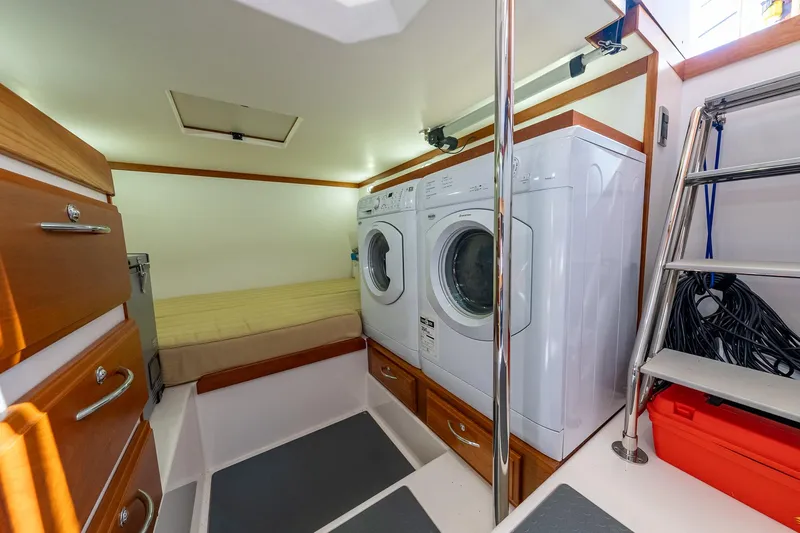 Endurance Yacht Photos Pics 