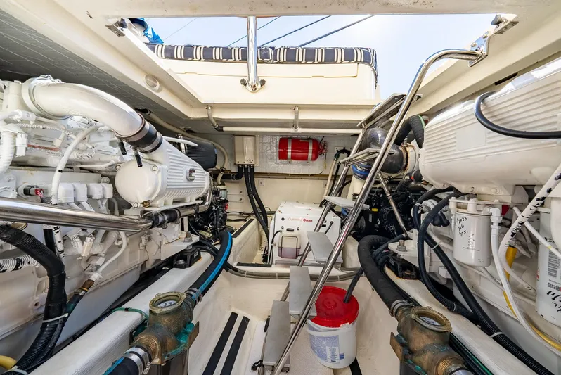 Endurance Yacht Photos Pics 