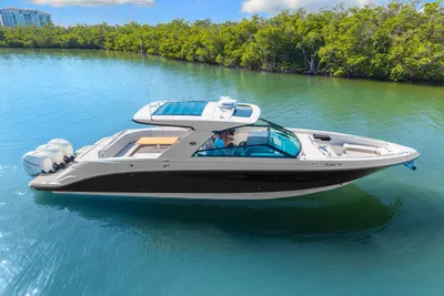 Sea Ray SLX 400 Outboard
