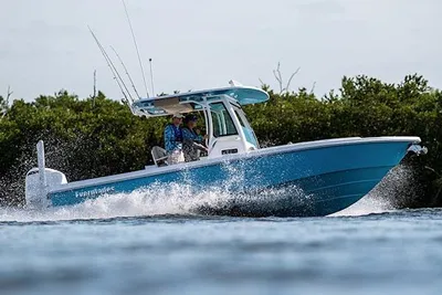Everglades 253 Center Console