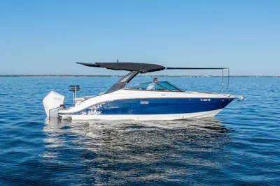 Sea Ray SLX 260 Outboard