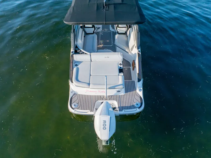  Yacht Photos Pics 2023 Sea Ray SLX 260 Outboard boat on water, aerial view.