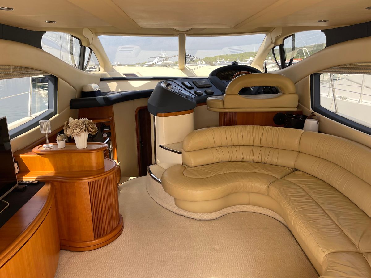 2005 Azimut 48 
