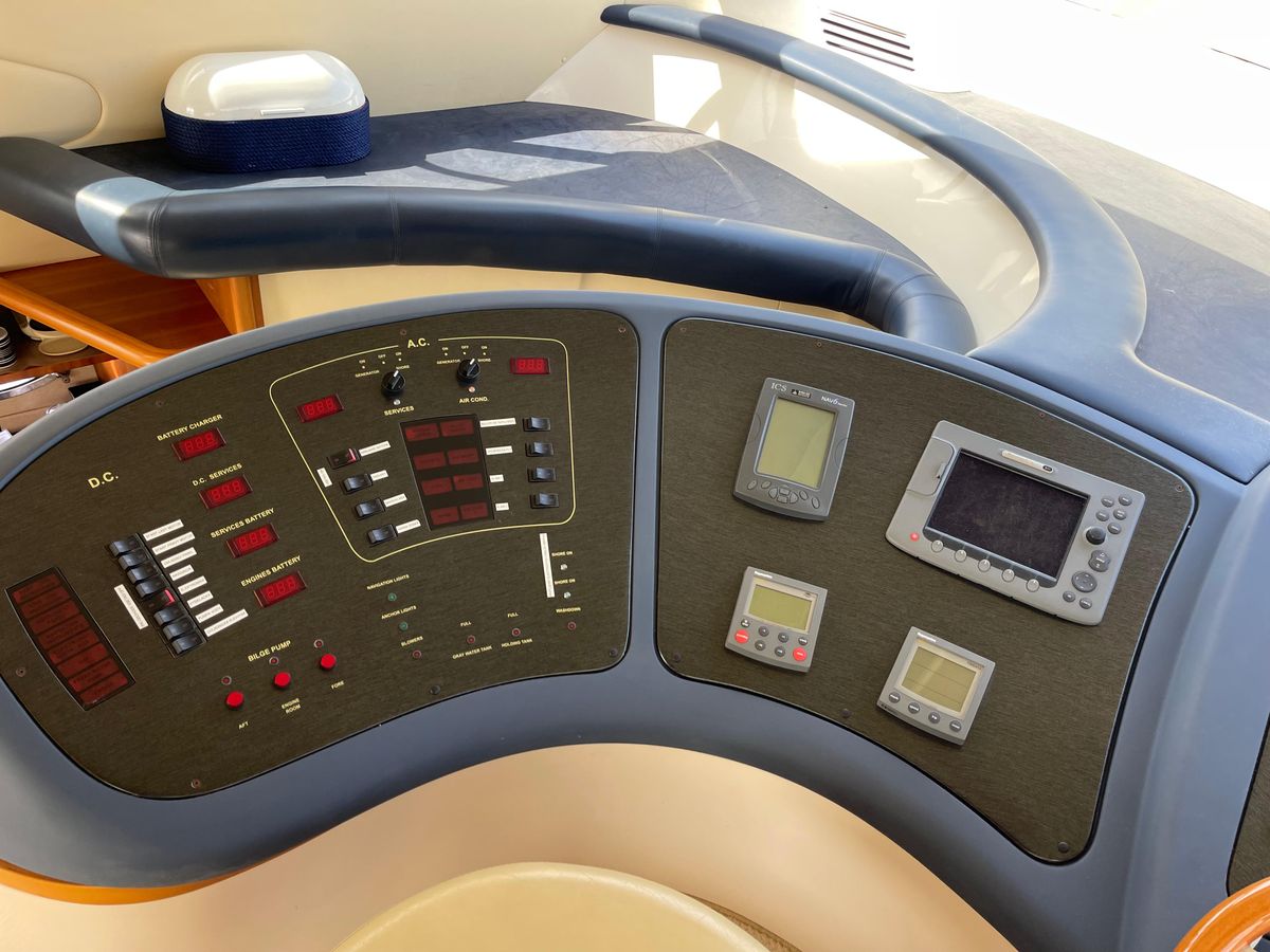 2005 Azimut 48 