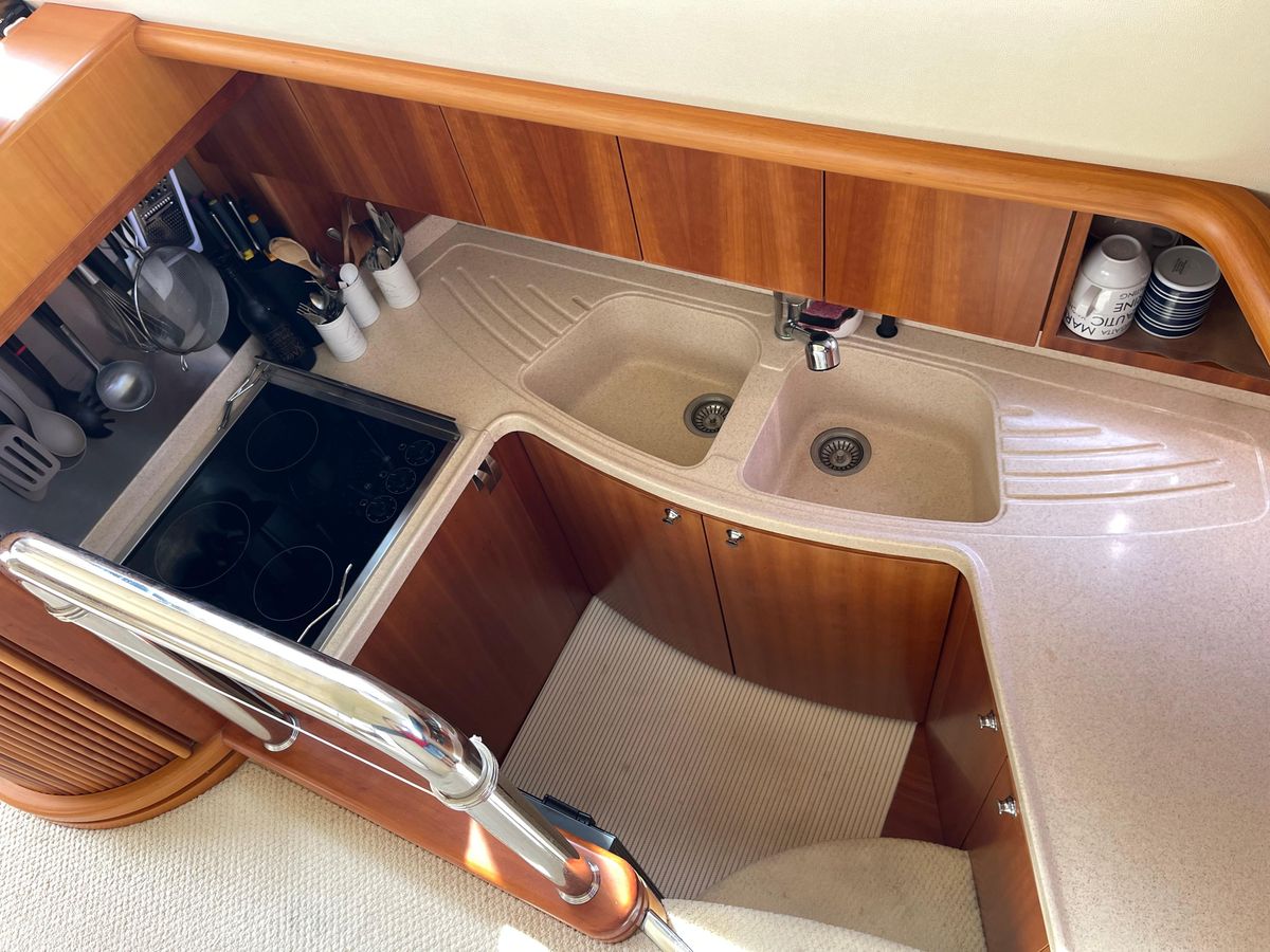2005 Azimut 48 