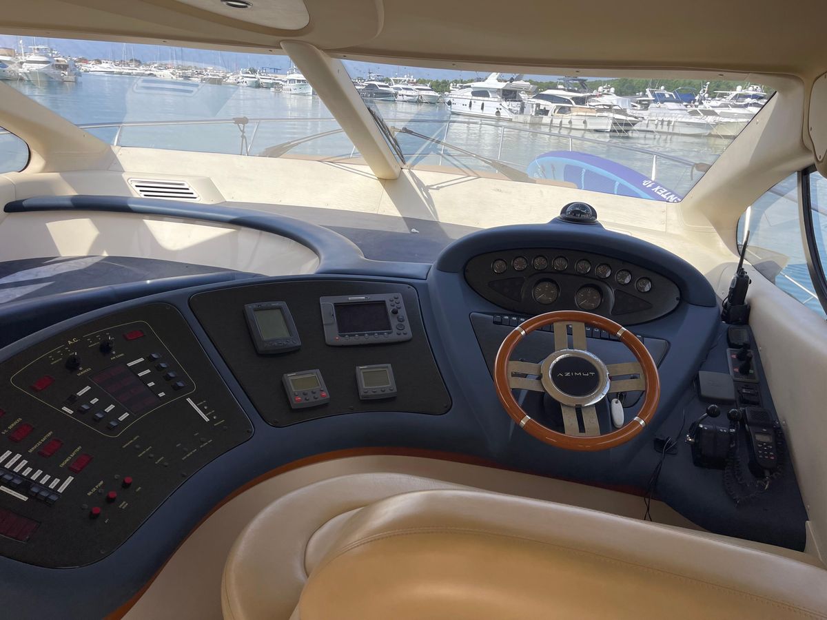 2005 Azimut 48 