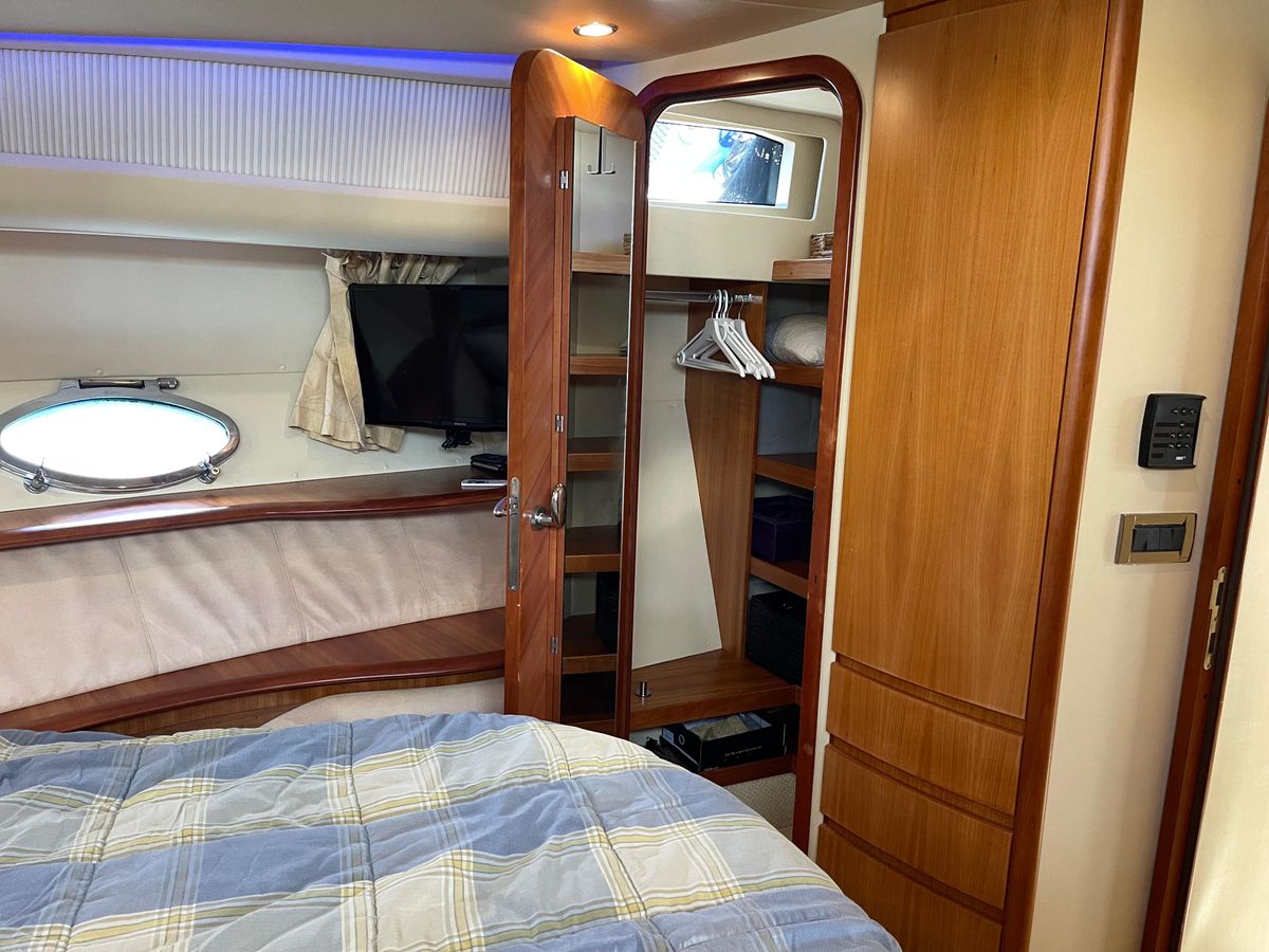 2005 Azimut 48 