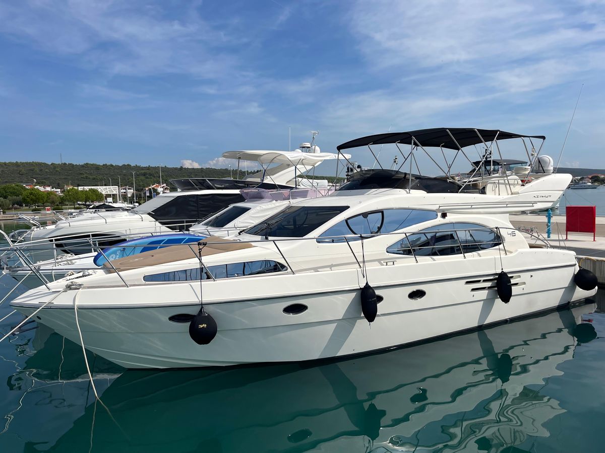 2005 Azimut 48 