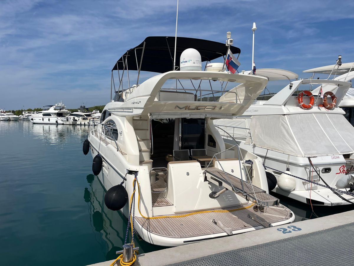 2005 Azimut 48 