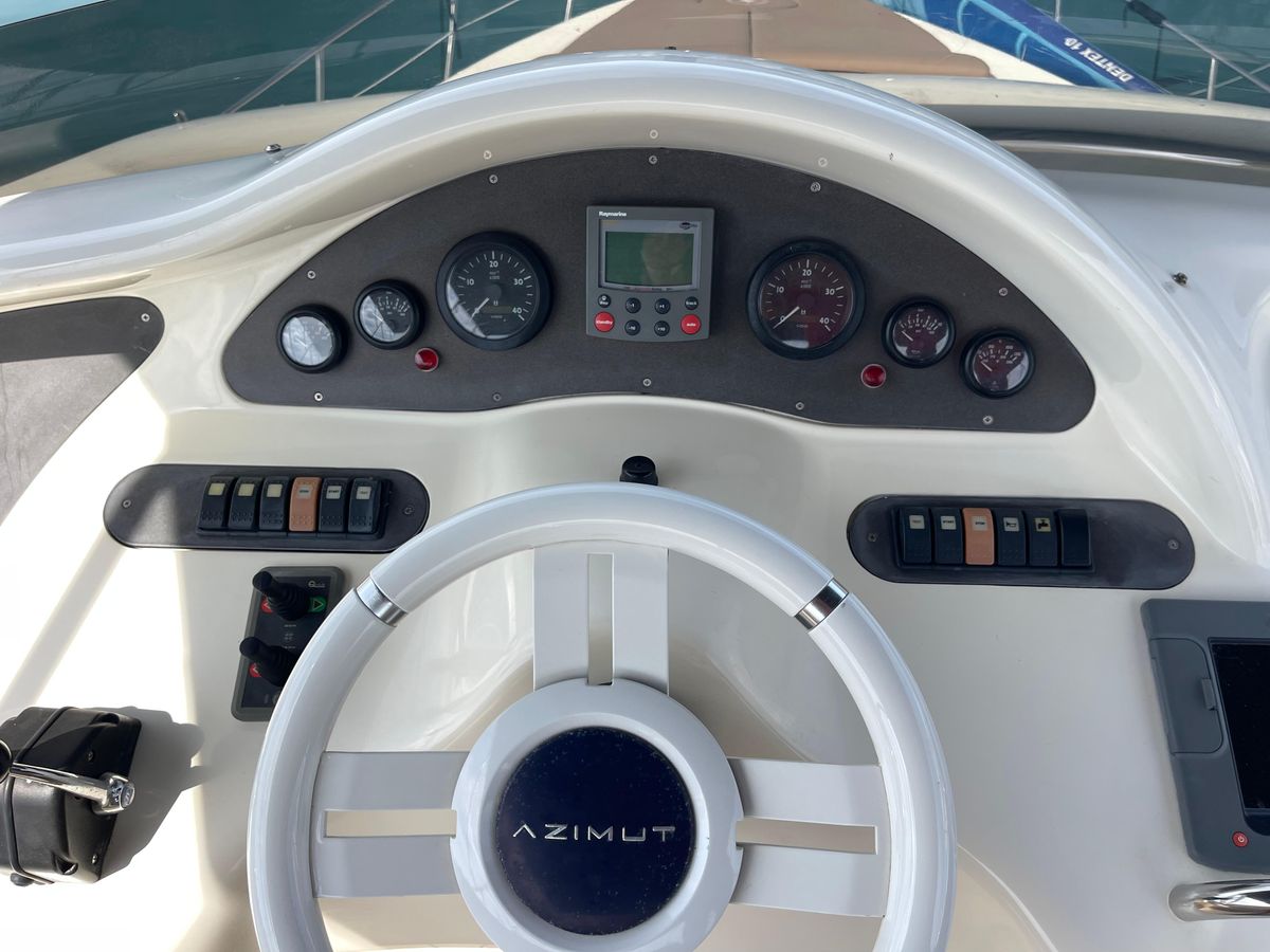 2005 Azimut 48 