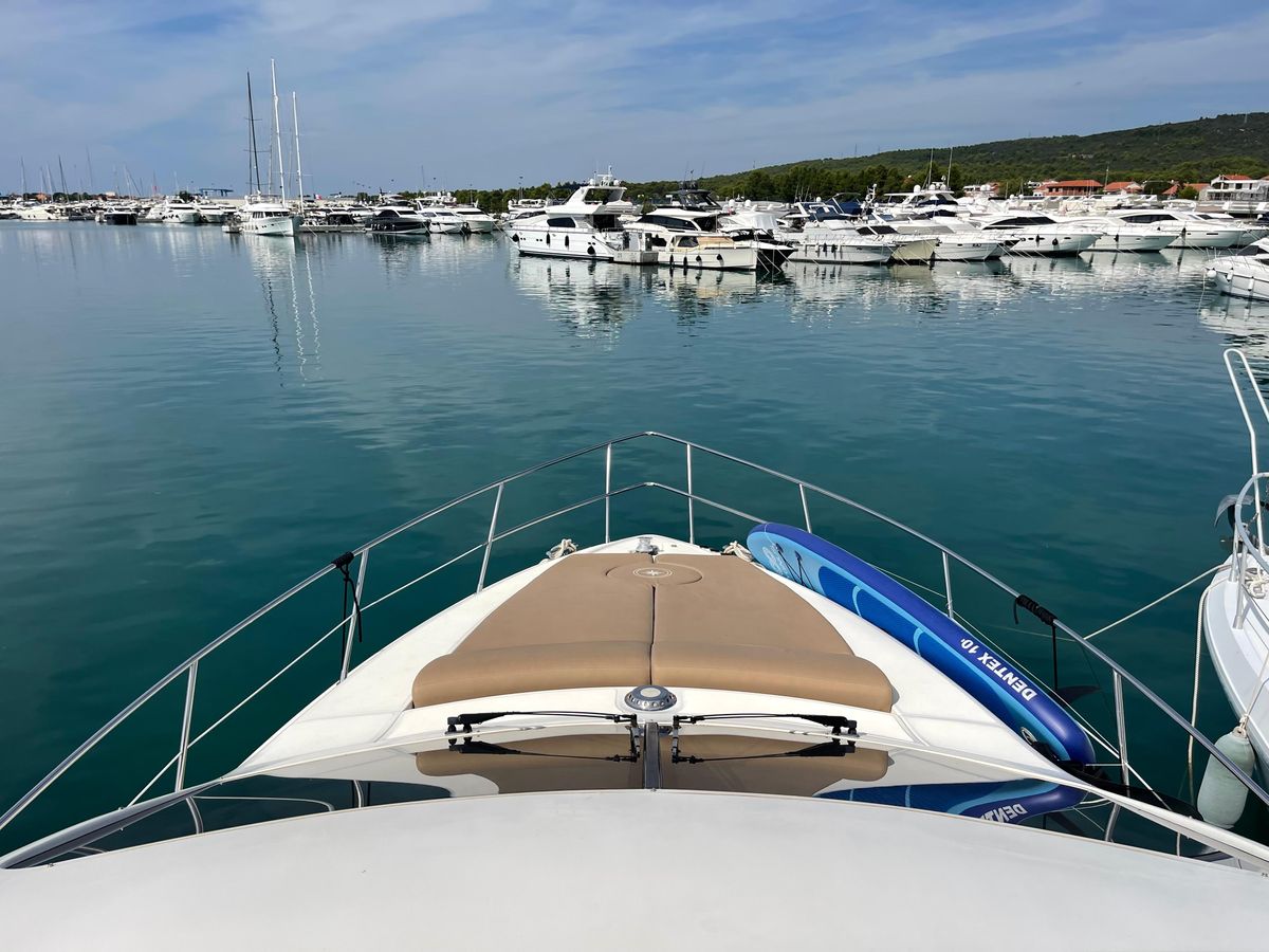2005 Azimut 48 
