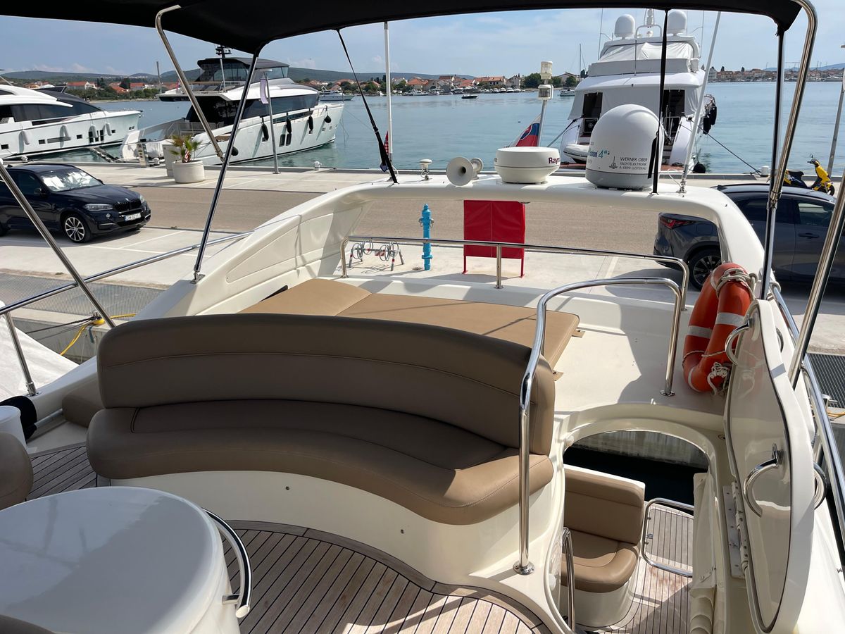 2005 Azimut 48 