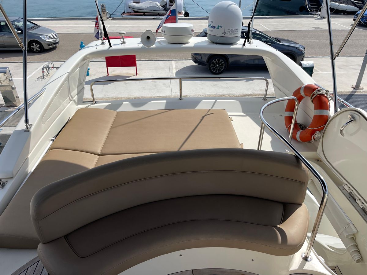 2005 Azimut 48 