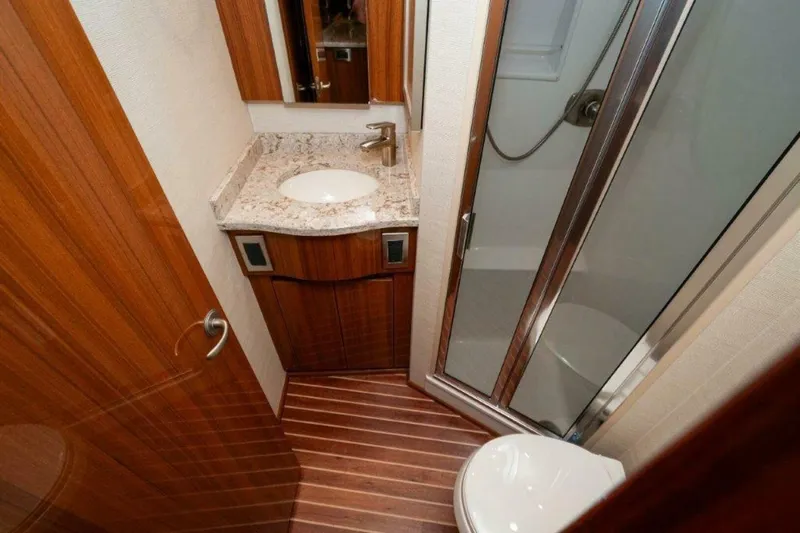 Contagious Habit Yacht Photos Pics 2016 Viking 52 Sport Tower- CONTAGIOUS HABIT- VIP Head