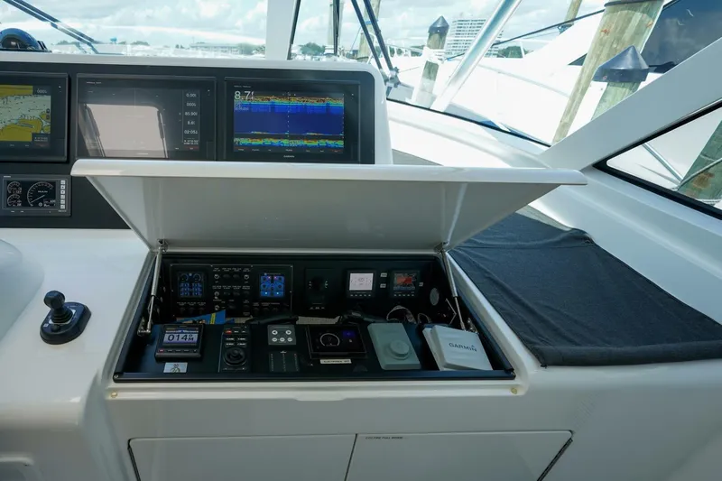 Contagious Habit Yacht Photos Pics 2016 Viking 52 Sport Tower- CONTAGIOUS HABIT- Helm