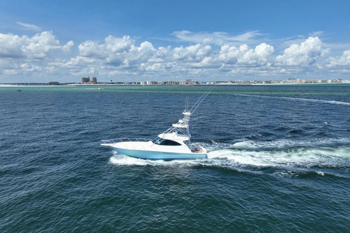 2016 Viking 52 