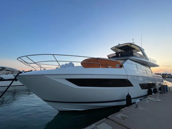 Bazinga Yacht Photos Pics 