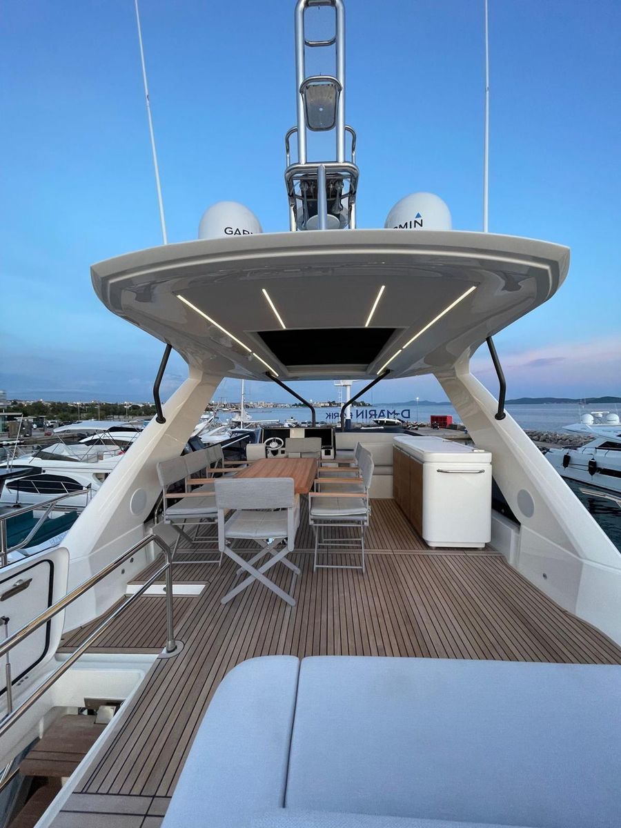 2023 Prestige 59 