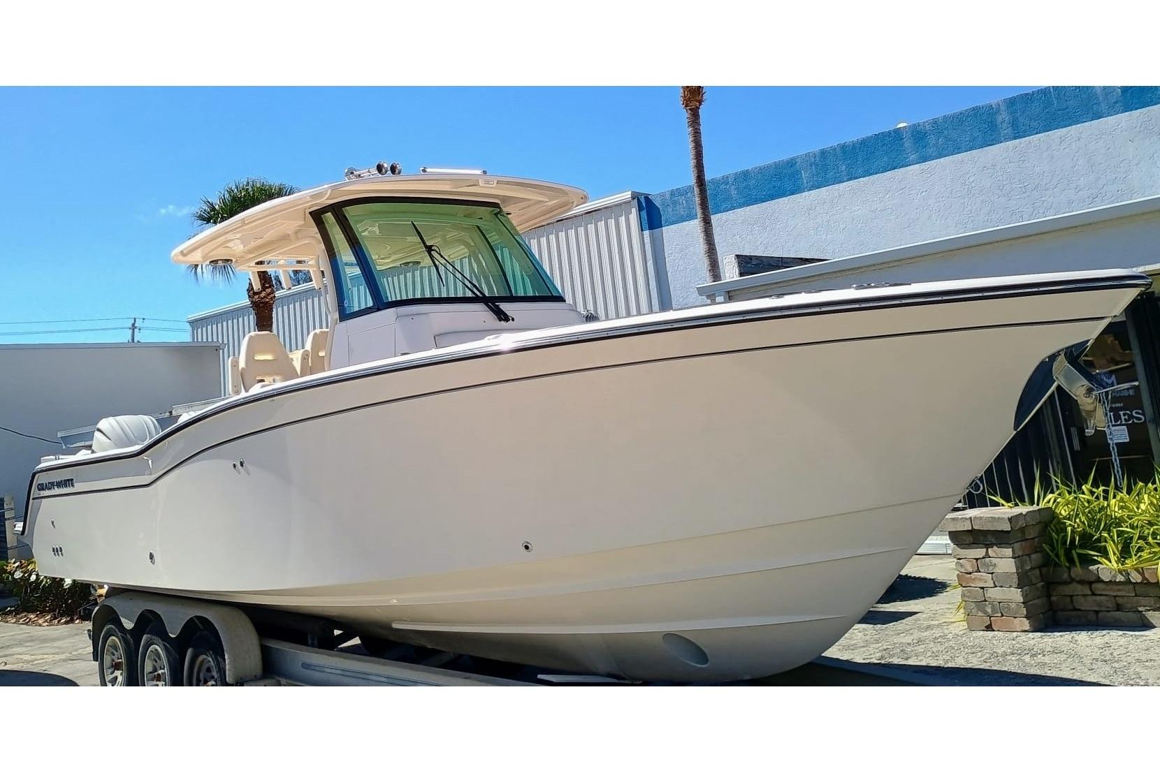 2025 Grady-White Canyon 326 - Image 5