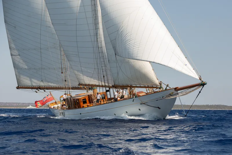 Naema Yacht Photos Pics 