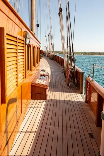 Naema Yacht Photos Pics 