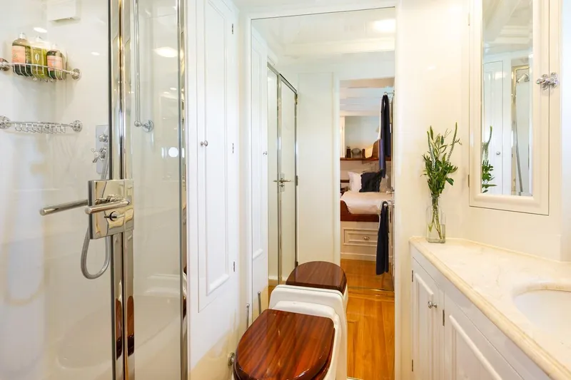 Naema Yacht Photos Pics 