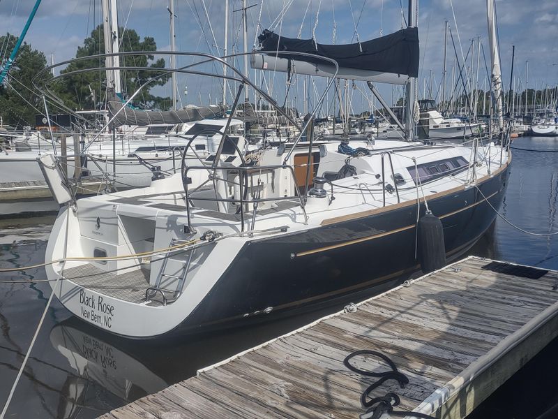 2013 Beneteau Oceanis 37