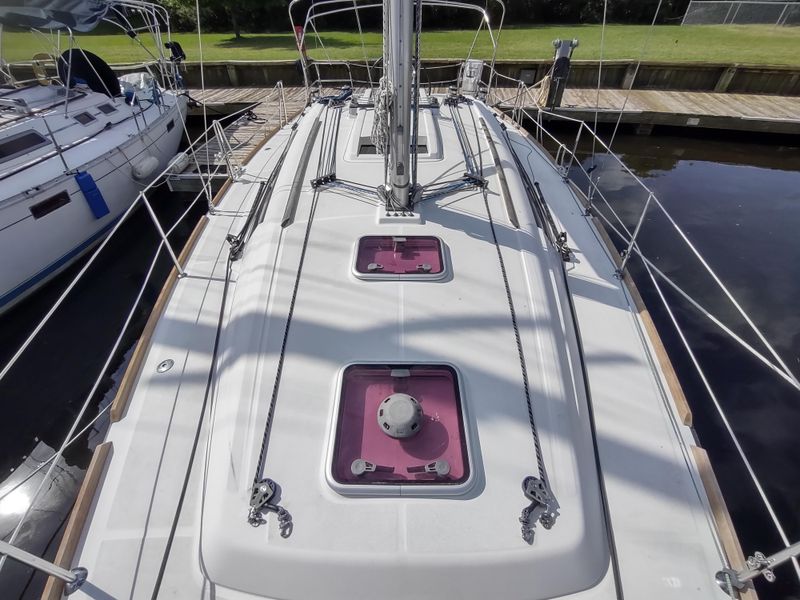 2013 Beneteau Oceanis 37