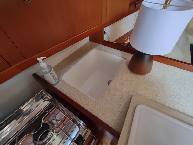 2013 Beneteau Oceanis 37