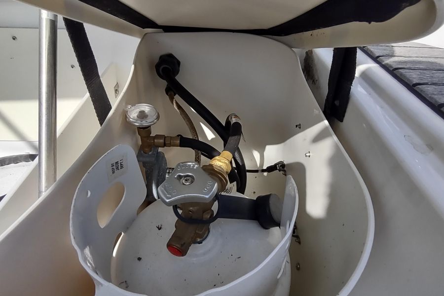 2013 Beneteau Oceanis 37