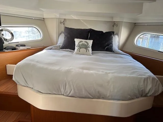 Freedom Yacht Photos Pics Luxurious bedroom in 2022 Beneteau Swift Trawler 41 Fly yacht.