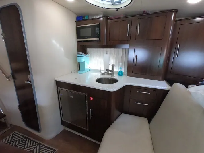  Yacht Photos Pics 2018 REGAL 33 XO - Image 5