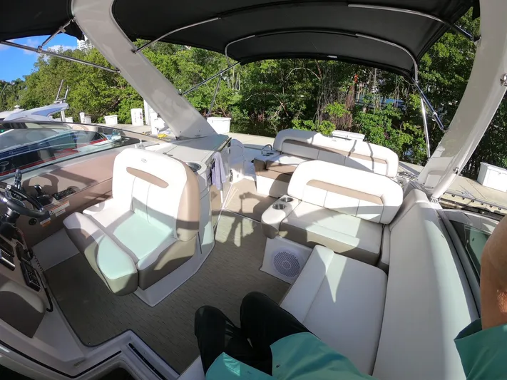  Yacht Photos Pics 2018 REGAL 33 XO - Image 10