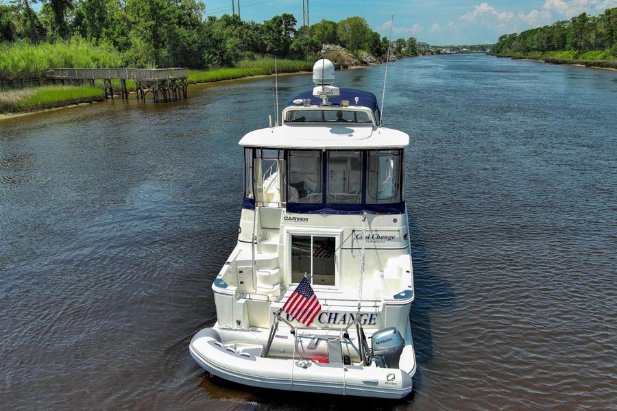 2001 Carver 444 Cockpit Motor Yacht