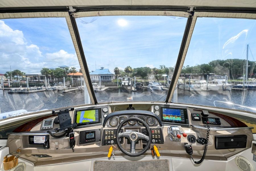 2001 Carver 444 Cockpit Motor Yacht